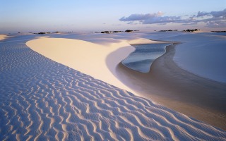 dunes-near-lagoa-bonita-parque-nacional-dos-lencois-maranhenses-brazil